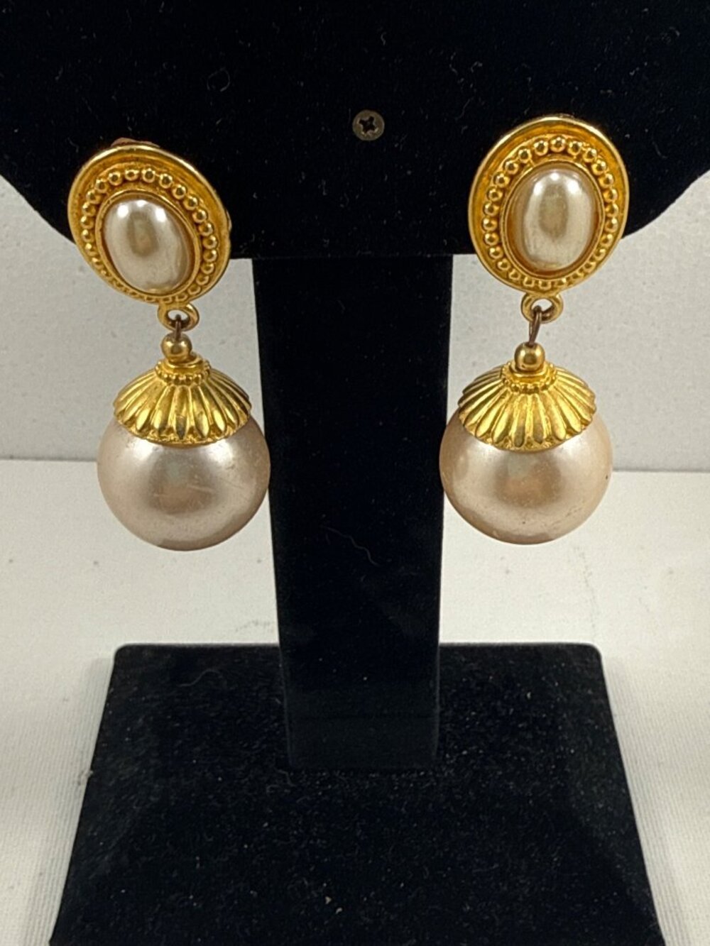 Vintage AFJ American Fashion Jewels Faux Pearl Drop Clip On Earrings Gold Tone 8